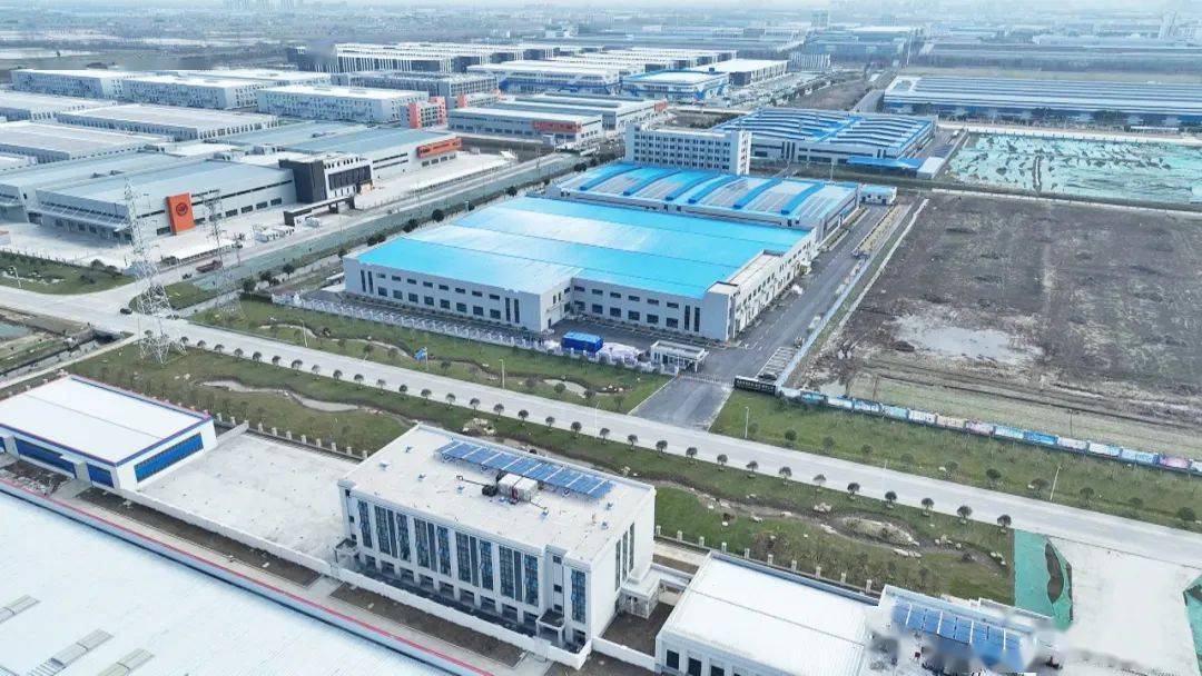 宝应"坤驰":投产当年开票销售 5 亿元,入库税收 100