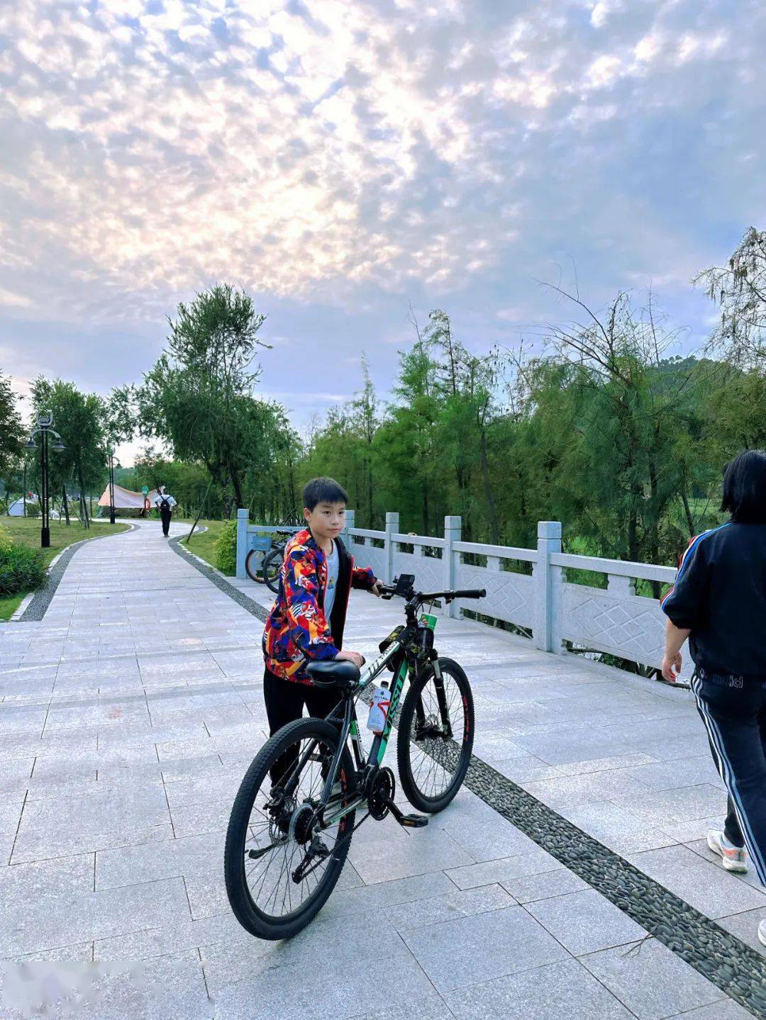 指导老师:孟凡启_作文_天空_开心