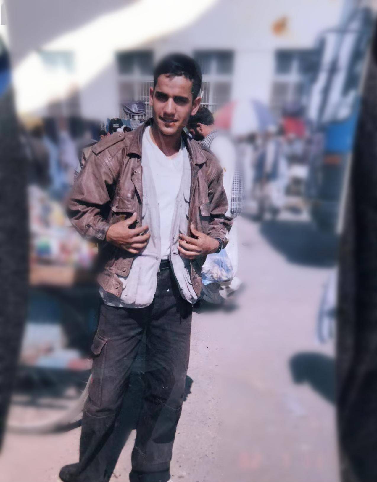 后来,阿吉经常跟刘彩香弟弟的打听刘彩香的事儿,在知道了刘彩香的过去