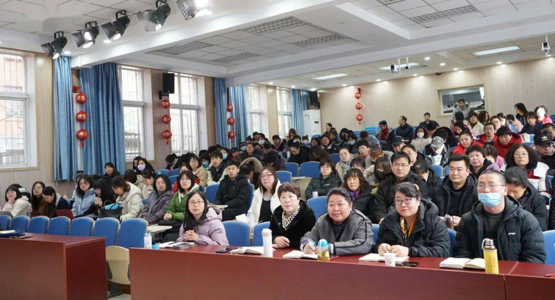 副校长魏文娟,教师发展中心副主任秦楠,课程与教学中心副主任马倩姝