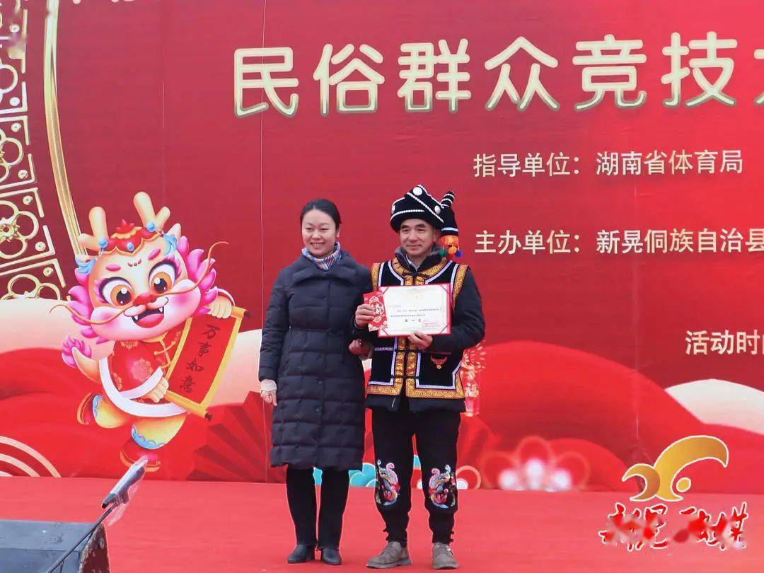 丰富多变的表情,铿锵有力的鼓声,积极向上的精神面貌奋力角逐"锣王"