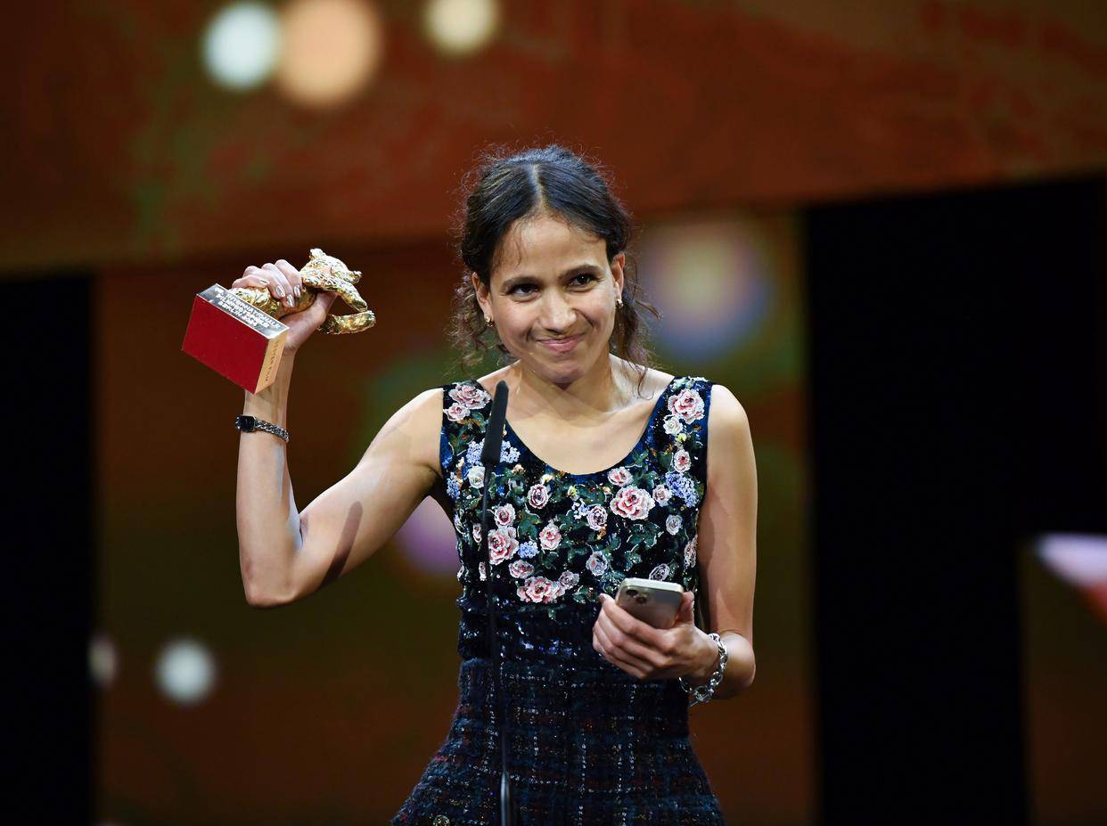 展开,这些文物于1892年被法国殖民者从当时的达荷美王国掠夺到法国