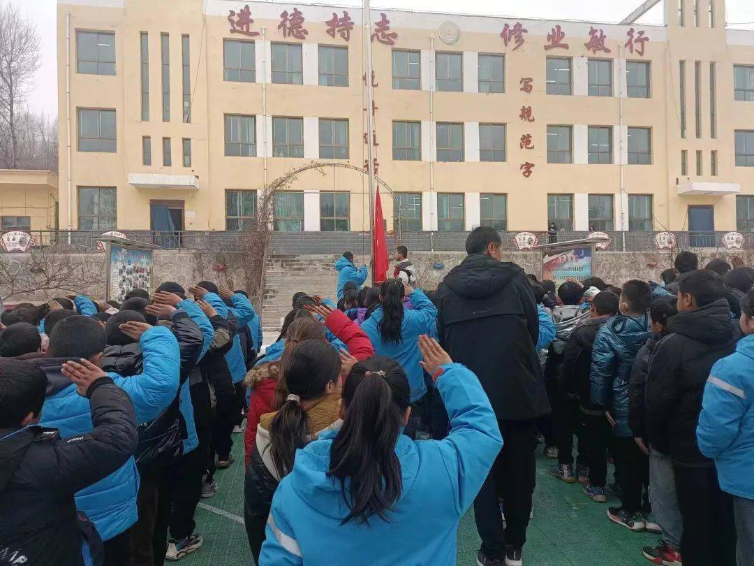 积石山县各学校团组织,少先队开展"开学第一课"主题教育活动_小学