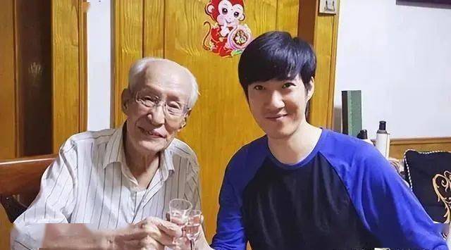 相声世家的少爷,6岁登上春晚,长大后却被嘲"娘娘腔