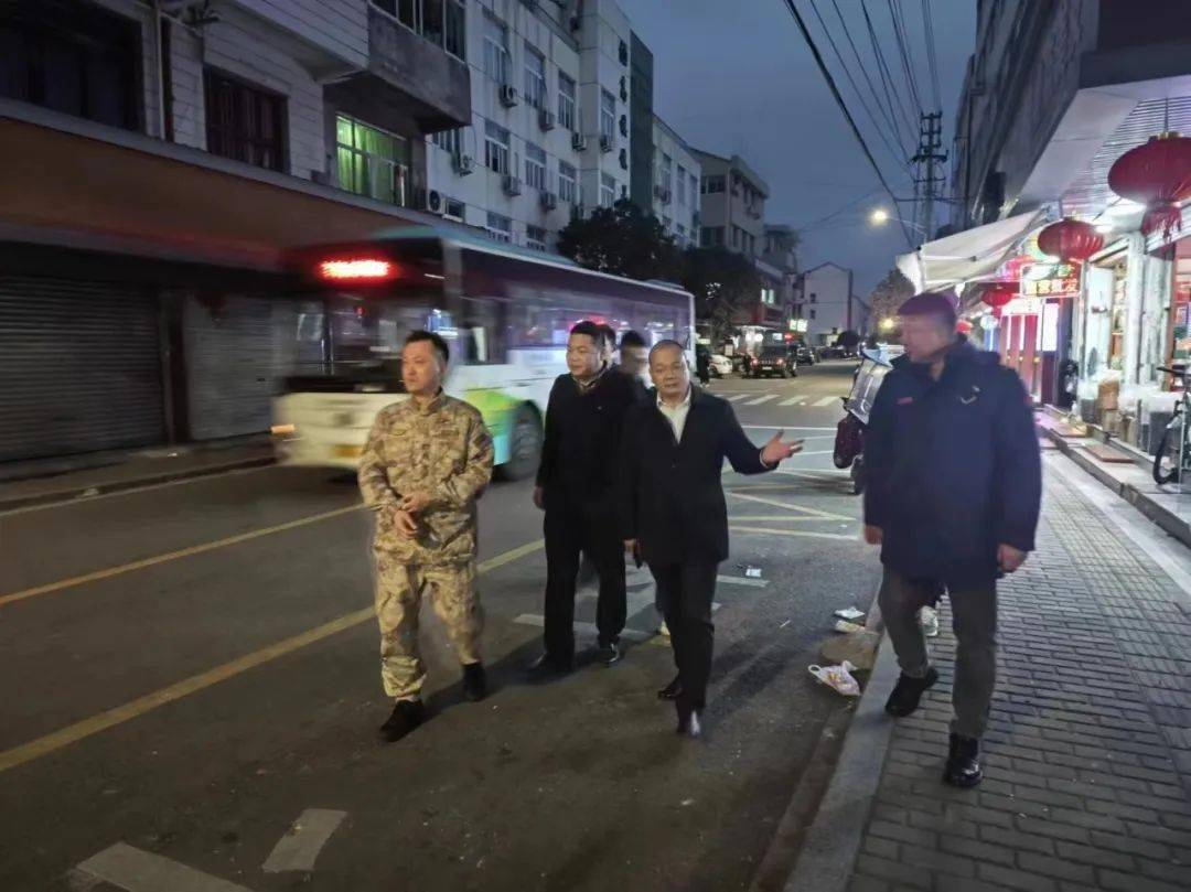 夜学夜查夜访 | 市四套班子领导开展周一夜查夜访活