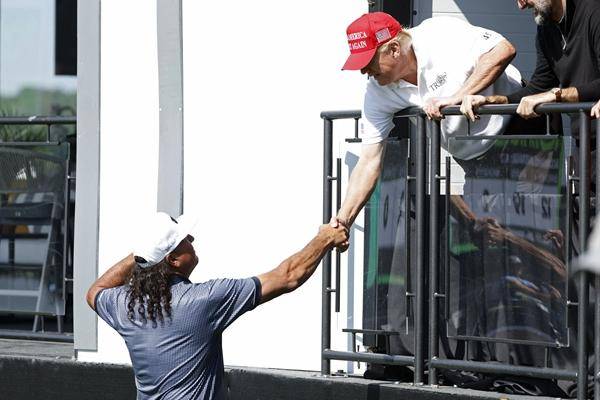 地球局|帽子,杯子,鞋子……这些年特朗普带的那些货_美国_网站_运动鞋