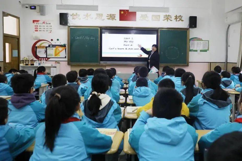 红包墙,心愿树,安全大礼包……直击西安中小学"龙"重开学礼!