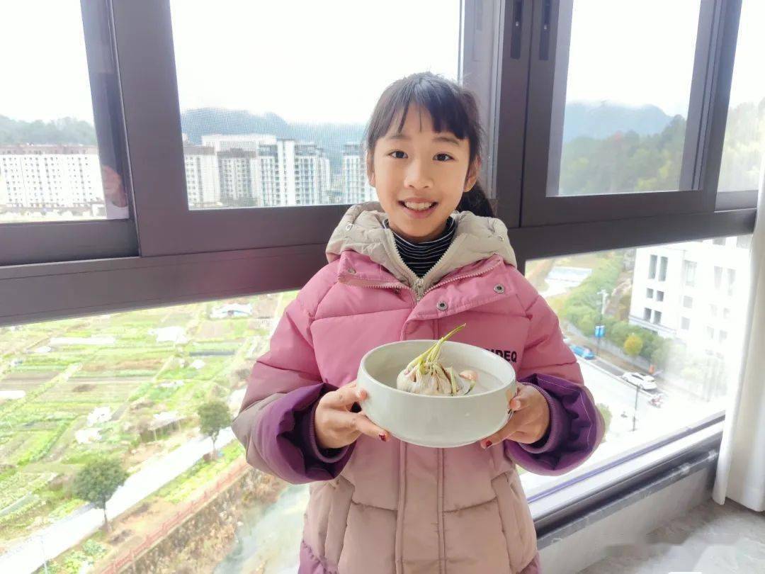 吴天佑302班  王曦悦302班  丁语晨303班  吴昕晔303班  吴雨彤305班