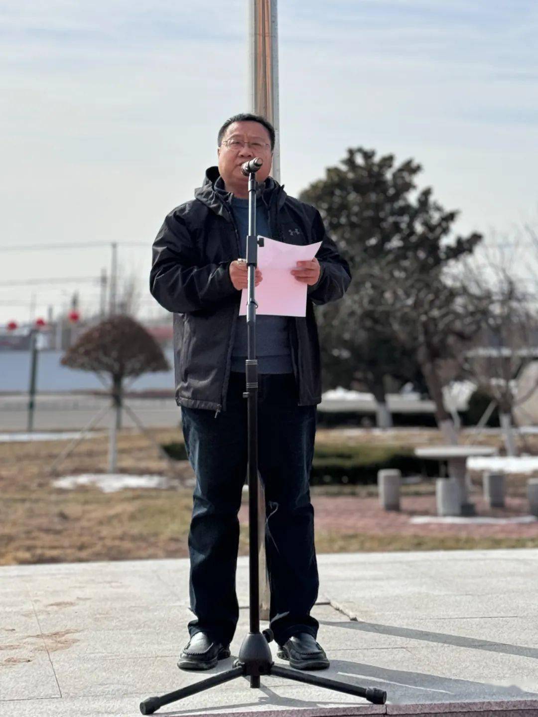 的足迹,兰底小学党支部书记,校长曹栋同志在致辞中肯定了老师们的付出