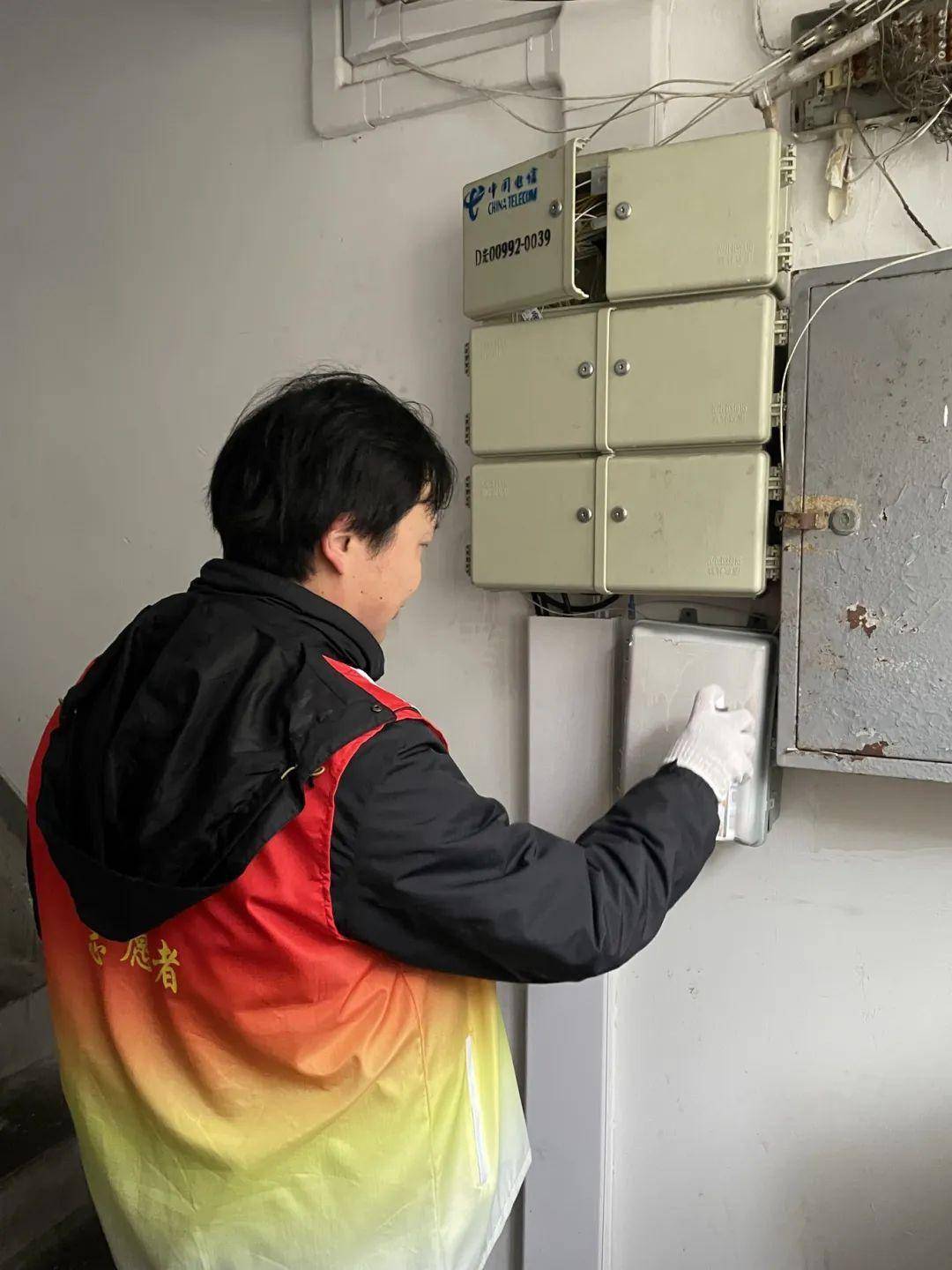 新年新气象,"社区美容师""焕颜"进行中_小区_楼道_居民楼