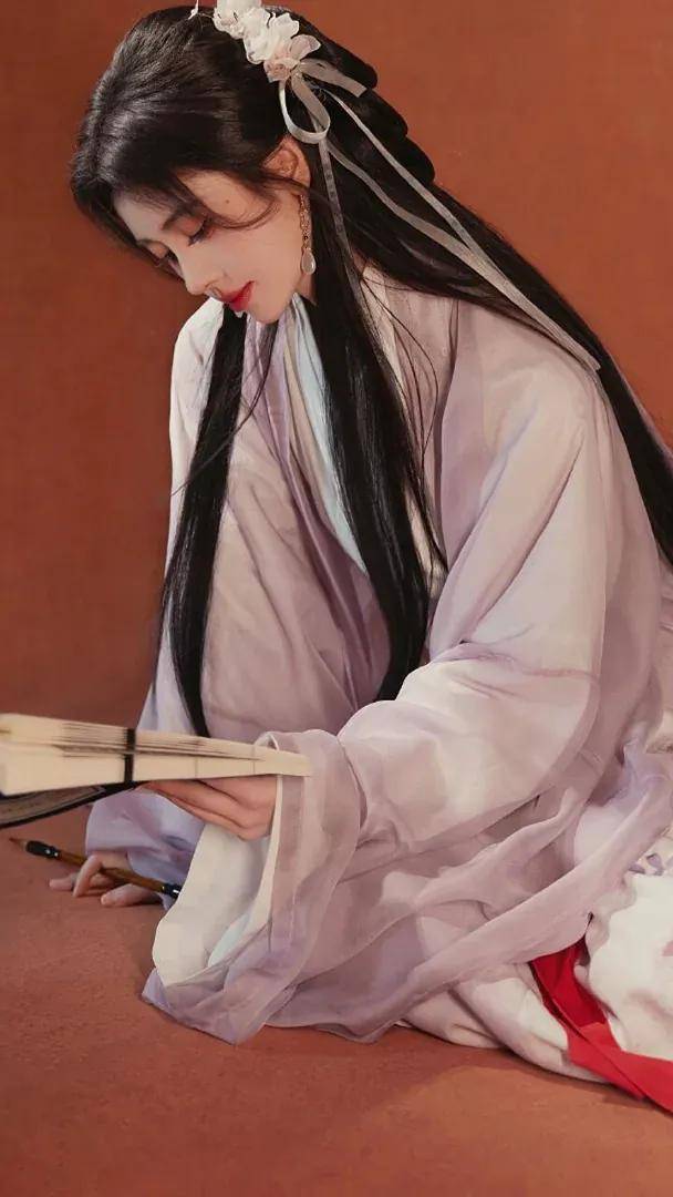 美女壁纸分享——鞠婧t