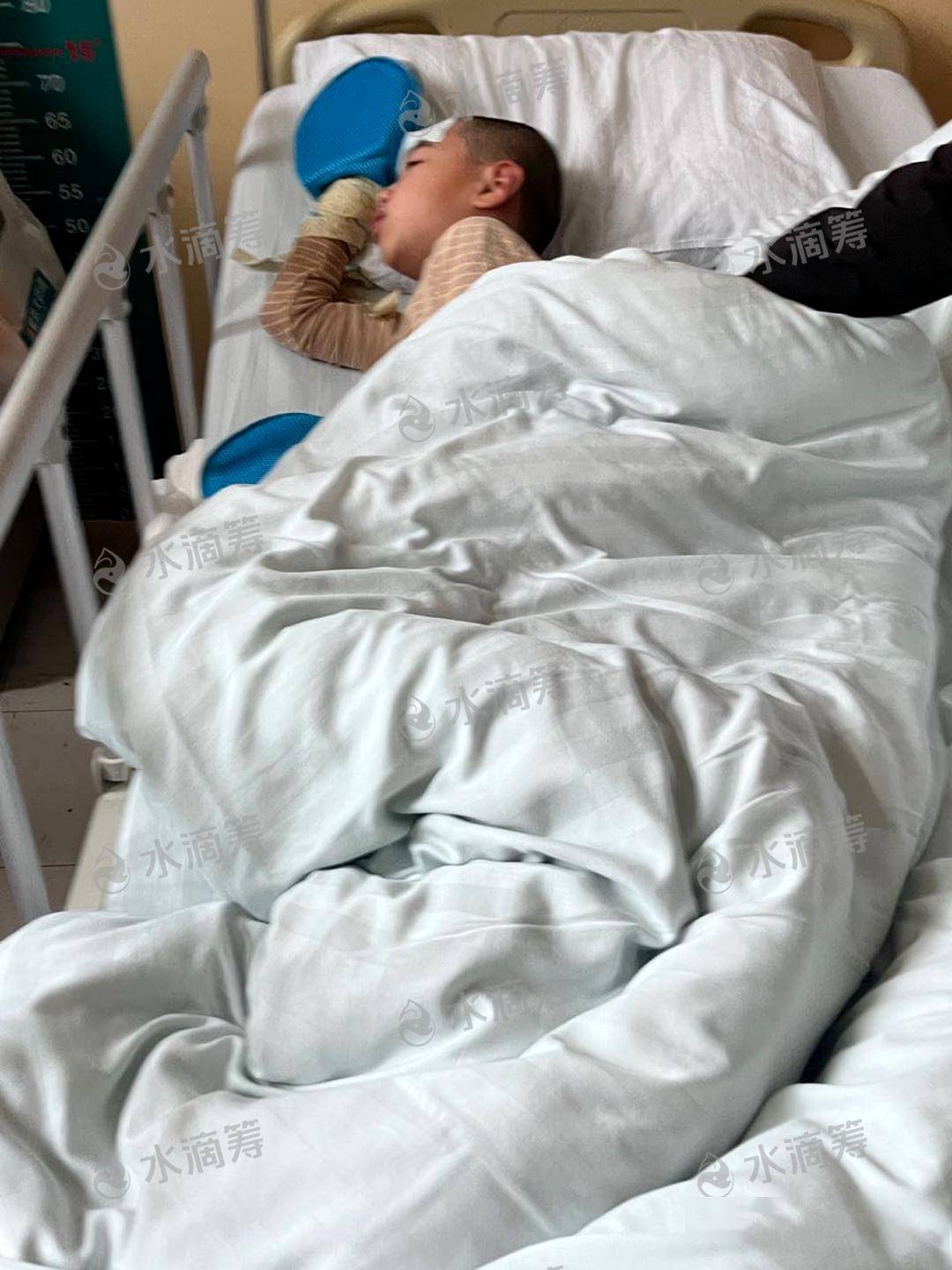 平潭一8岁学生突发脑出血,父母含泪盼救助!_孩子_儿子_生活