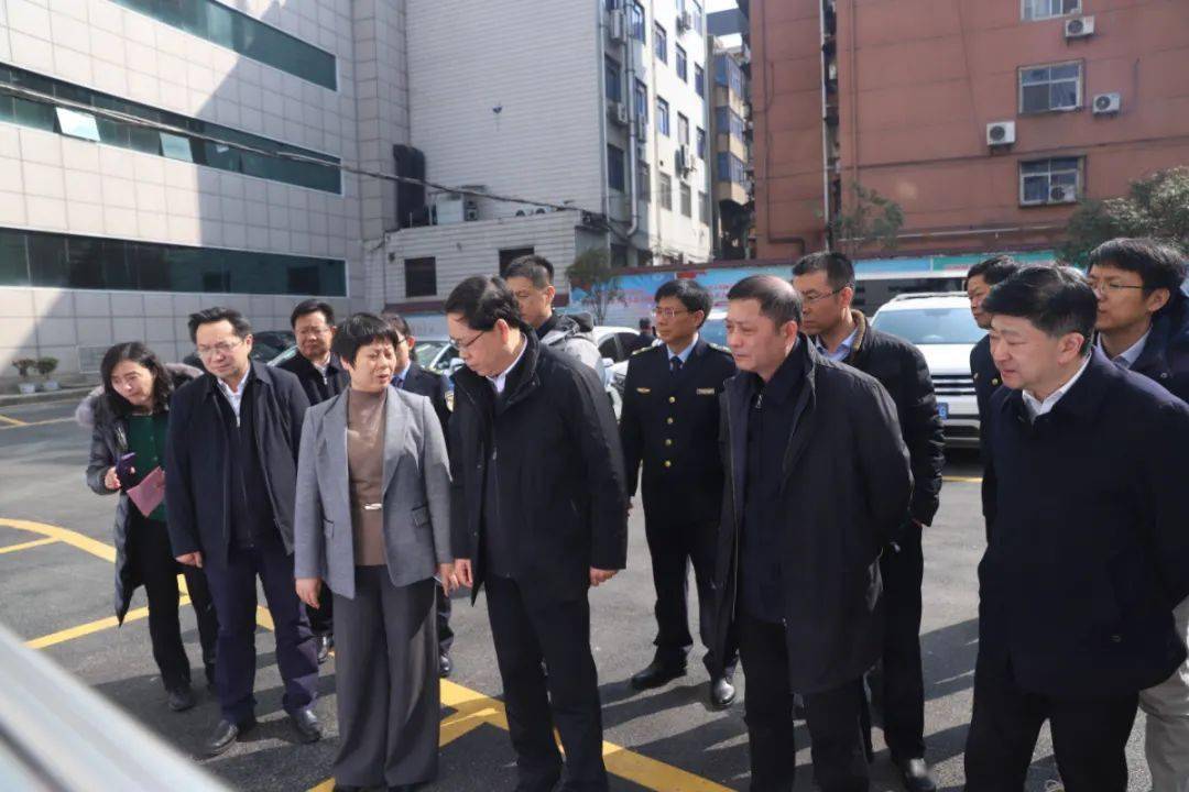 省生态环境厅党组书记,厅长何开文,市委副书记,市长王永辉参加相关