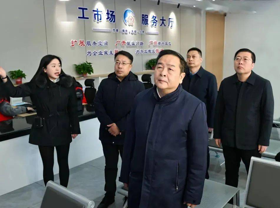 陈耳东调研企业项目复工复产工作_建设_服务_发展