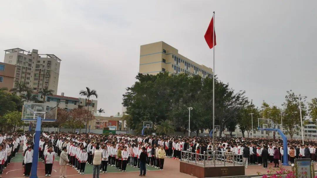 以"演"筑防,护"生"成长—— 南安五星中学开展反恐防暴演练_歹徒_应急