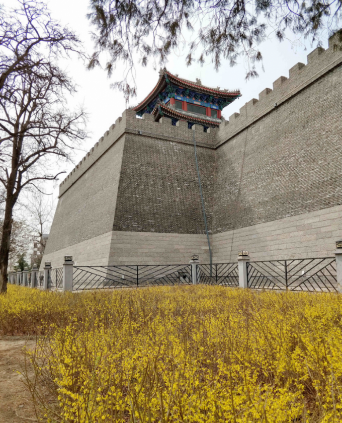 邢台人民公园._南门_历史_纪念碑