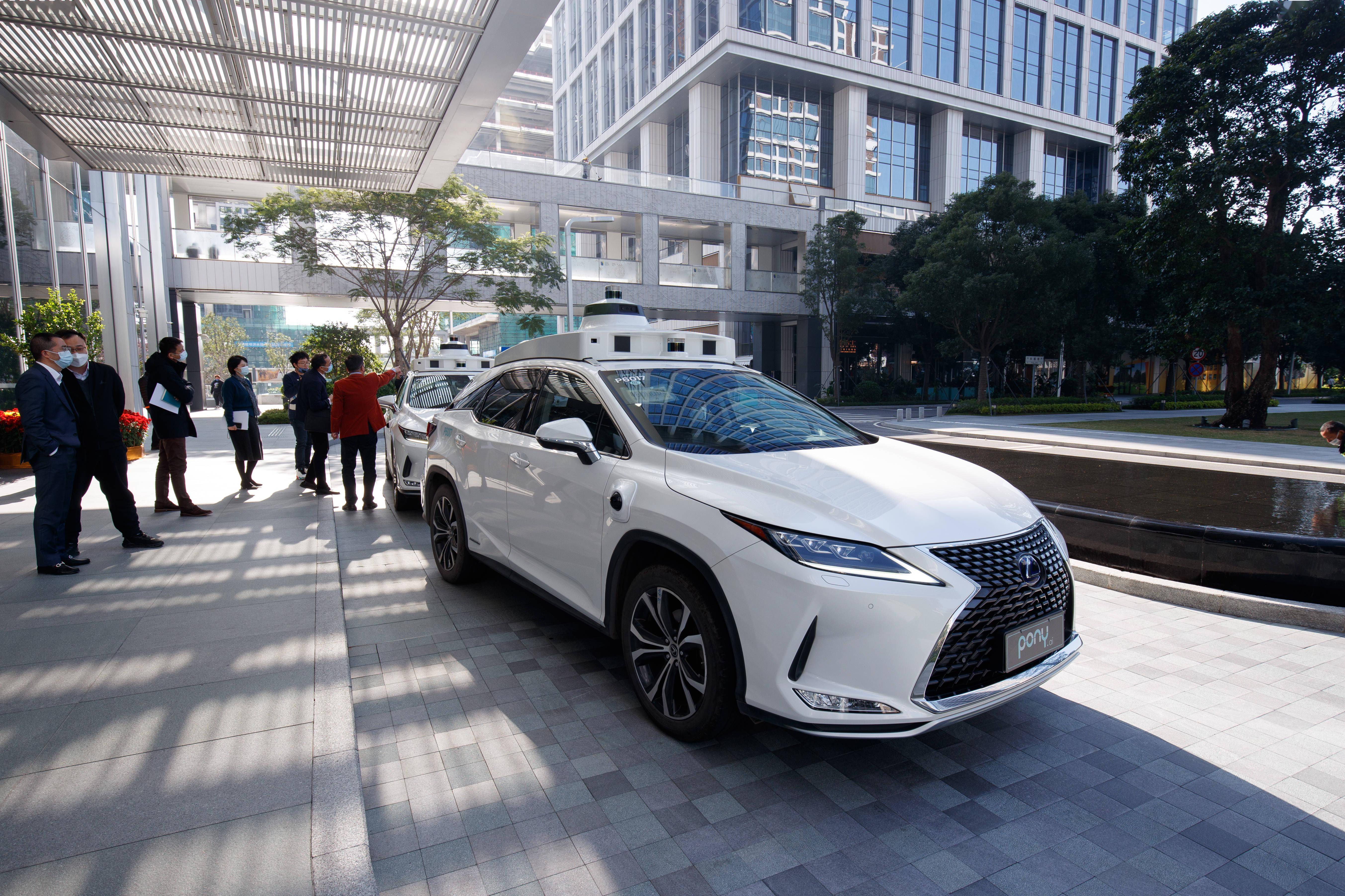 英智创新ceo刘克鸿发布了"bay stone"人工智能公共服务平台,支持在线