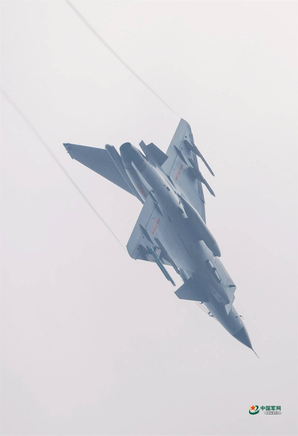 银翼翻飞啸云端——空军航空兵某旅空战对抗训练影像_战机_飞行员