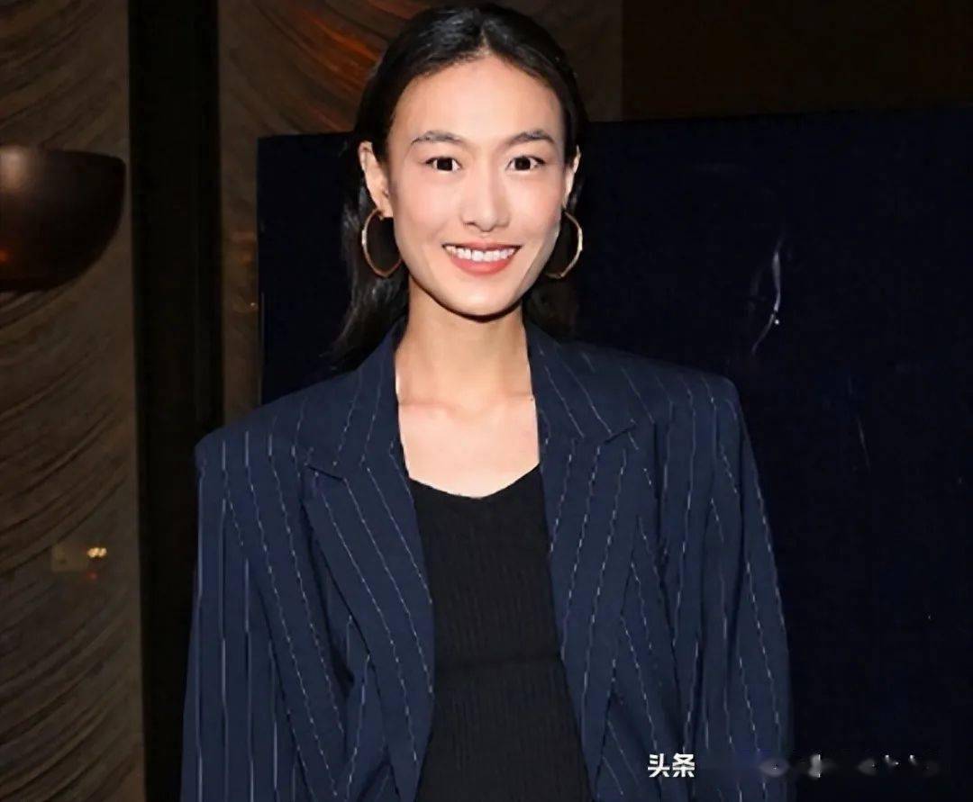 华谊老板娘"一脱成名",放弃40亿身家离婚,如今为陈冠希生女_秦舒培