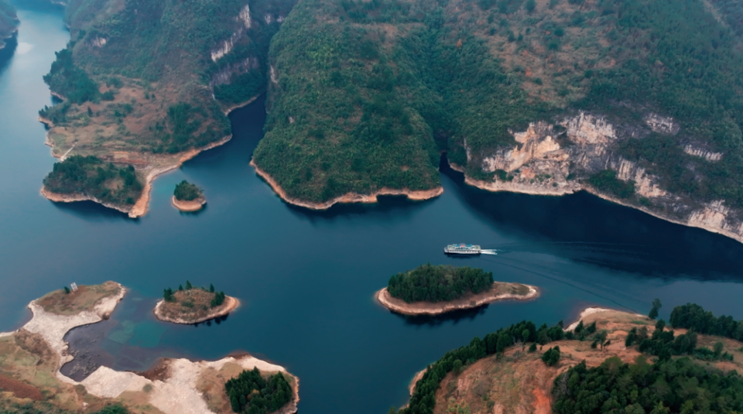 来贵州 上春山丨春山如烟,来清溪峡踏青!_五峰_湖景区_峡谷