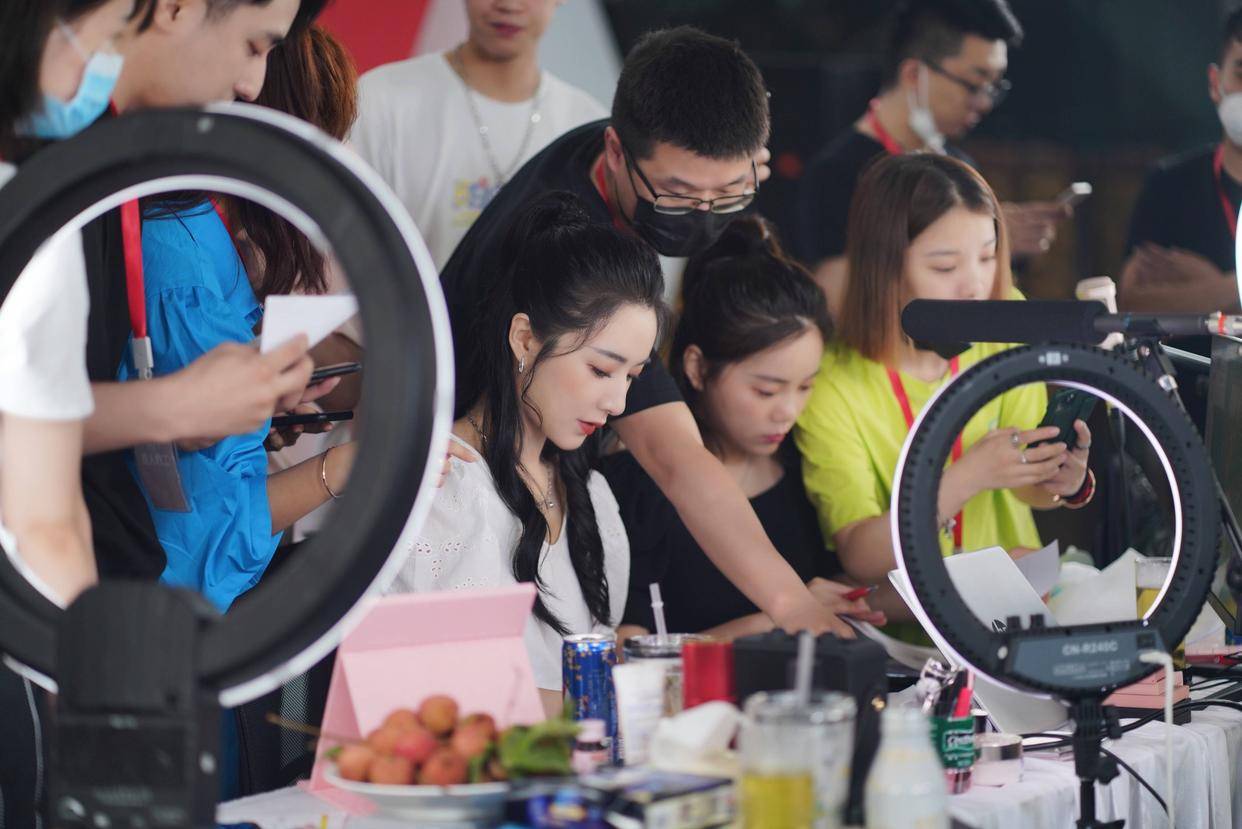 在曾经的薇娅直播间找到答案_科普_行业_知识