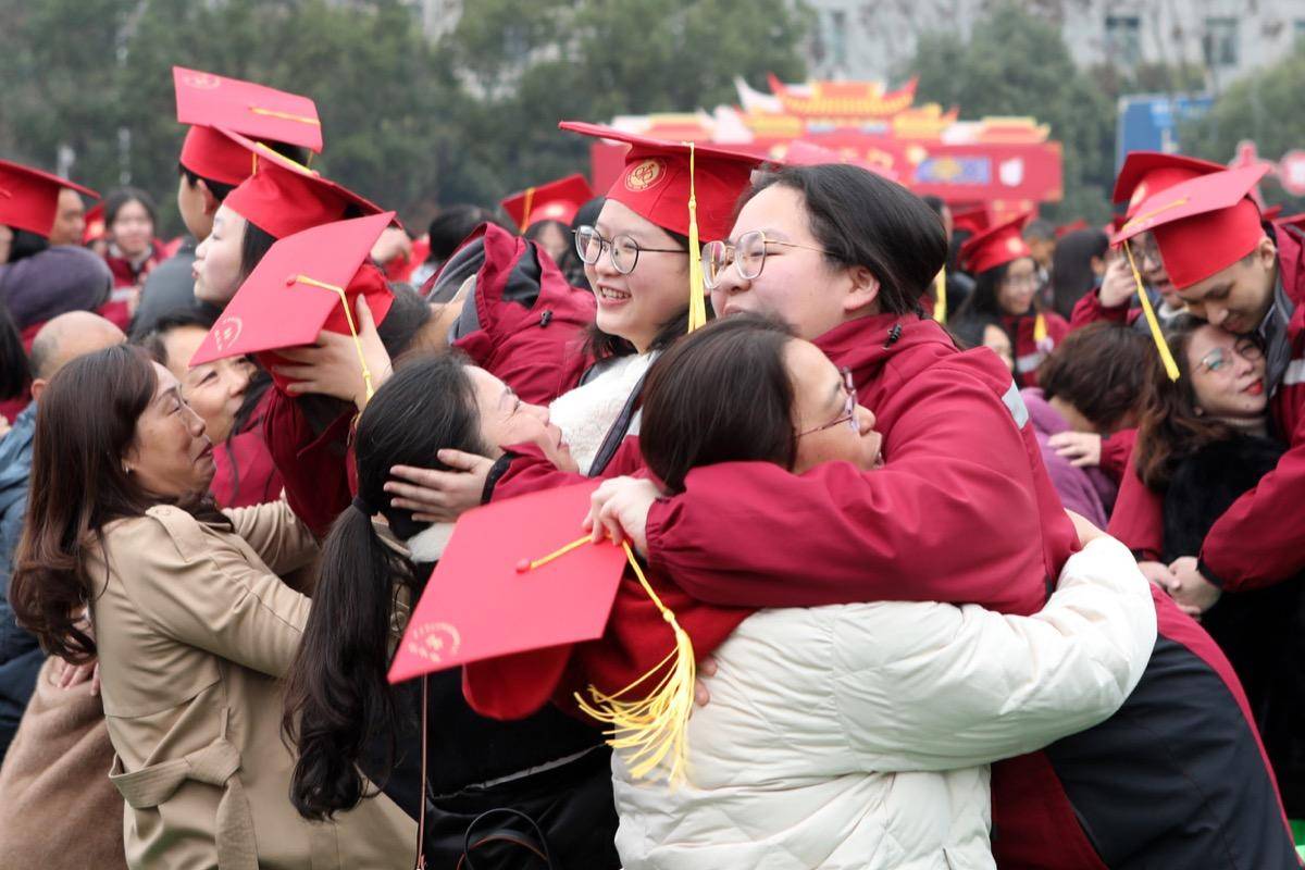 千人齐过"成人礼"