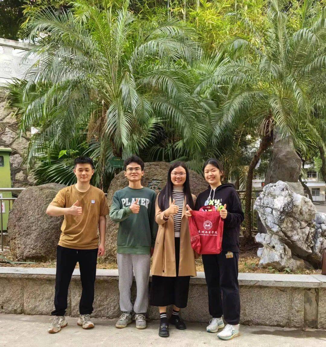 回访学校:深圳市石岩公学(高中部)22软件工程1班 李嘉琪此次活动不仅
