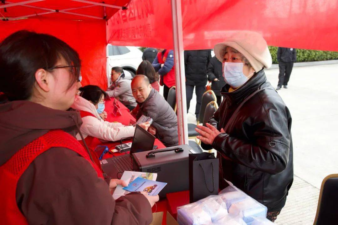 嘉兴公交百灵鸟一周年_服务_公交公司_活动