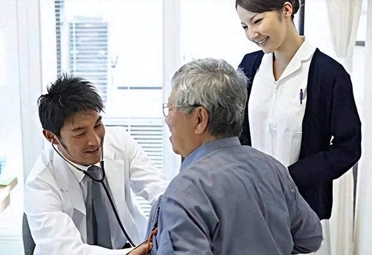 印度14亿人免费医疗,为何我们却要花钱看病?