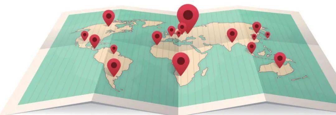 截然不同的地图右侧有两幅世界地图,很明显,它们的视角是不一样的