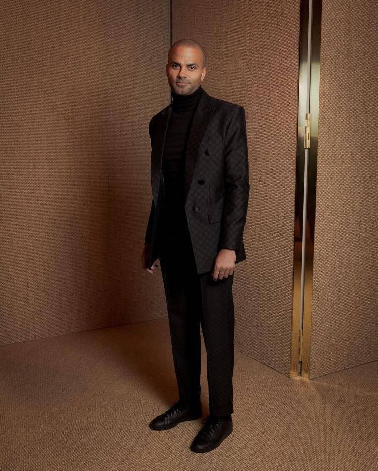 帕克身穿巴黎时尚品牌balmain西服 干练挺拔_olivier_图右_创意