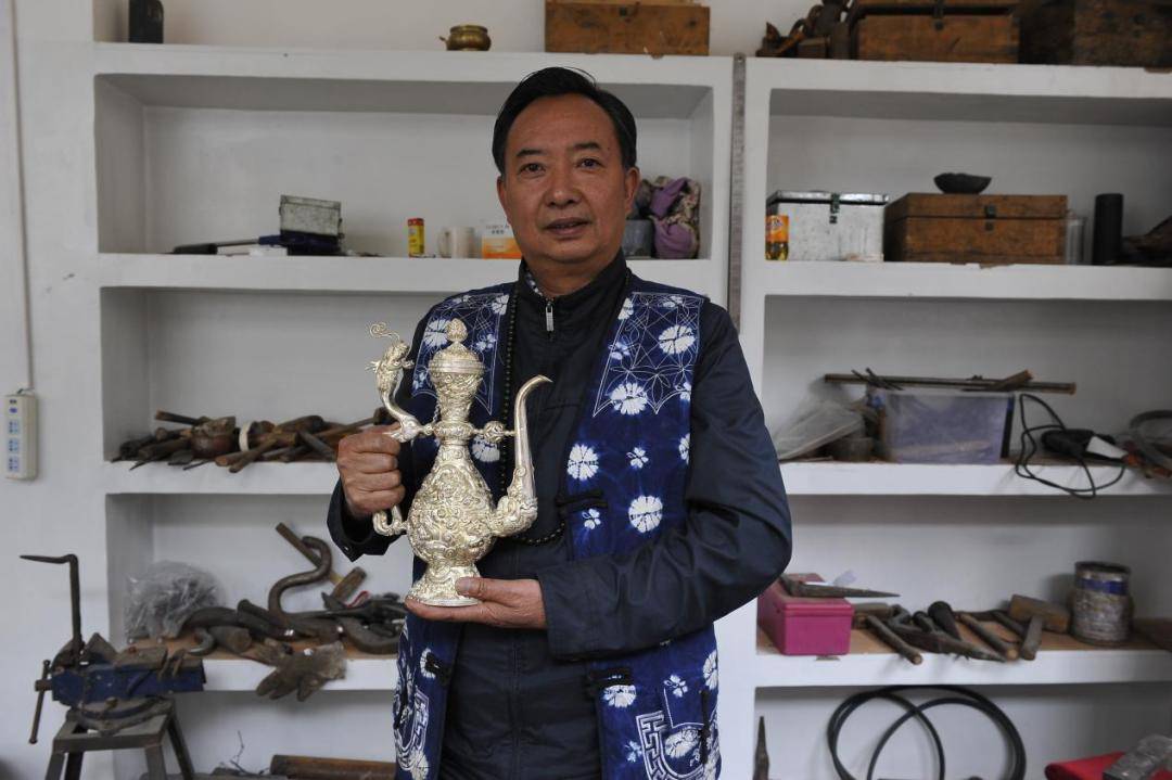 小锤敲过一千年这个展览让鹤庆非遗再次被看见