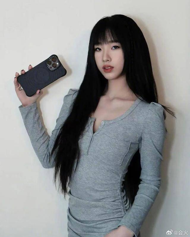 小s大女儿elly 这是要出道了吗67