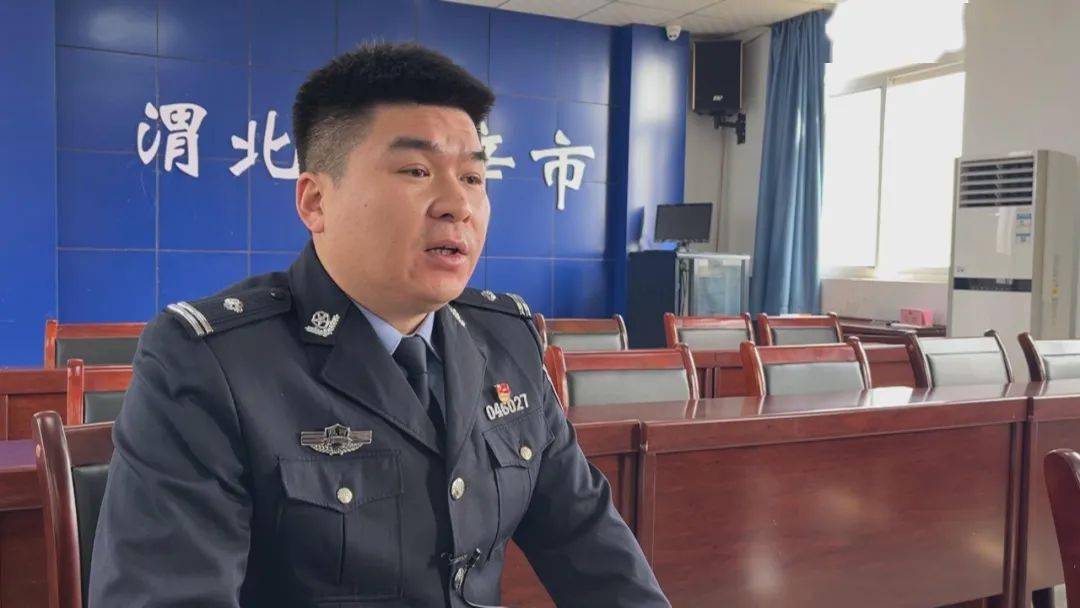 由于有效线索较少,民警便从厂区外围入手,通过走访及调取周边监控