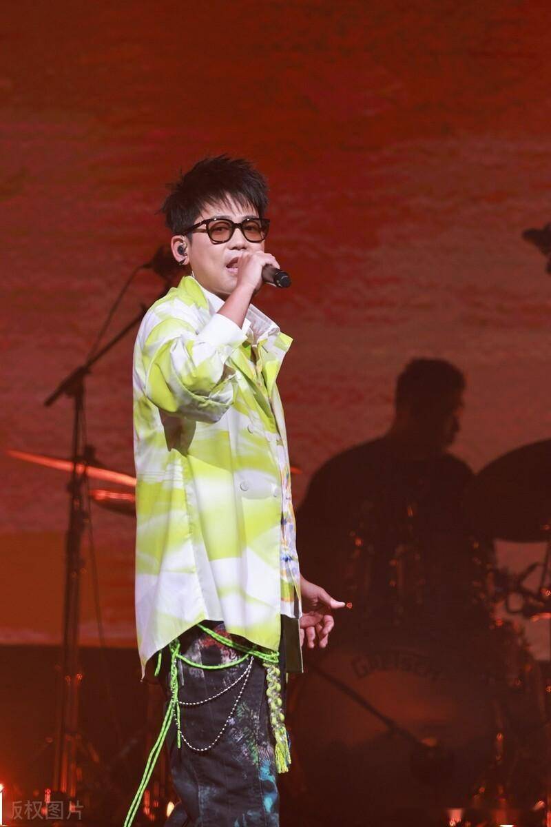 苏醒现身海山日月音乐节现场并表演_中国_歌曲奖_西安市