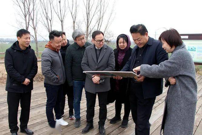 清华大学建筑设计研究院来张汪镇考察调研