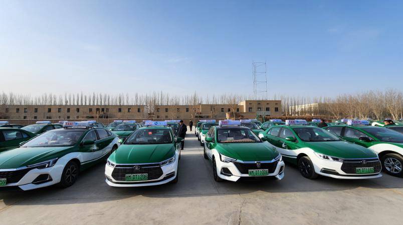 库尔勒:"雷锋日" 2082辆出租车将提供免费乘车服务_活动_弘扬_纪念日