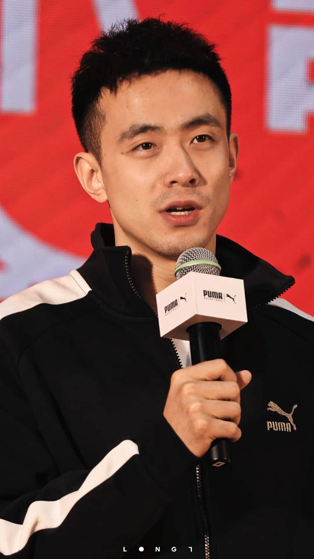 下过cuba总决赛mvp的活动现场我们也采访到了王岚嵚正式加入"彪马帮"!