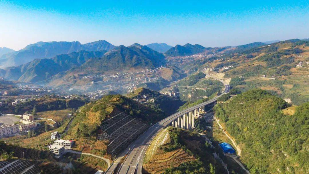 【20年,致敬奋斗】实干争先,实力亮剑_中国_铁路_施工