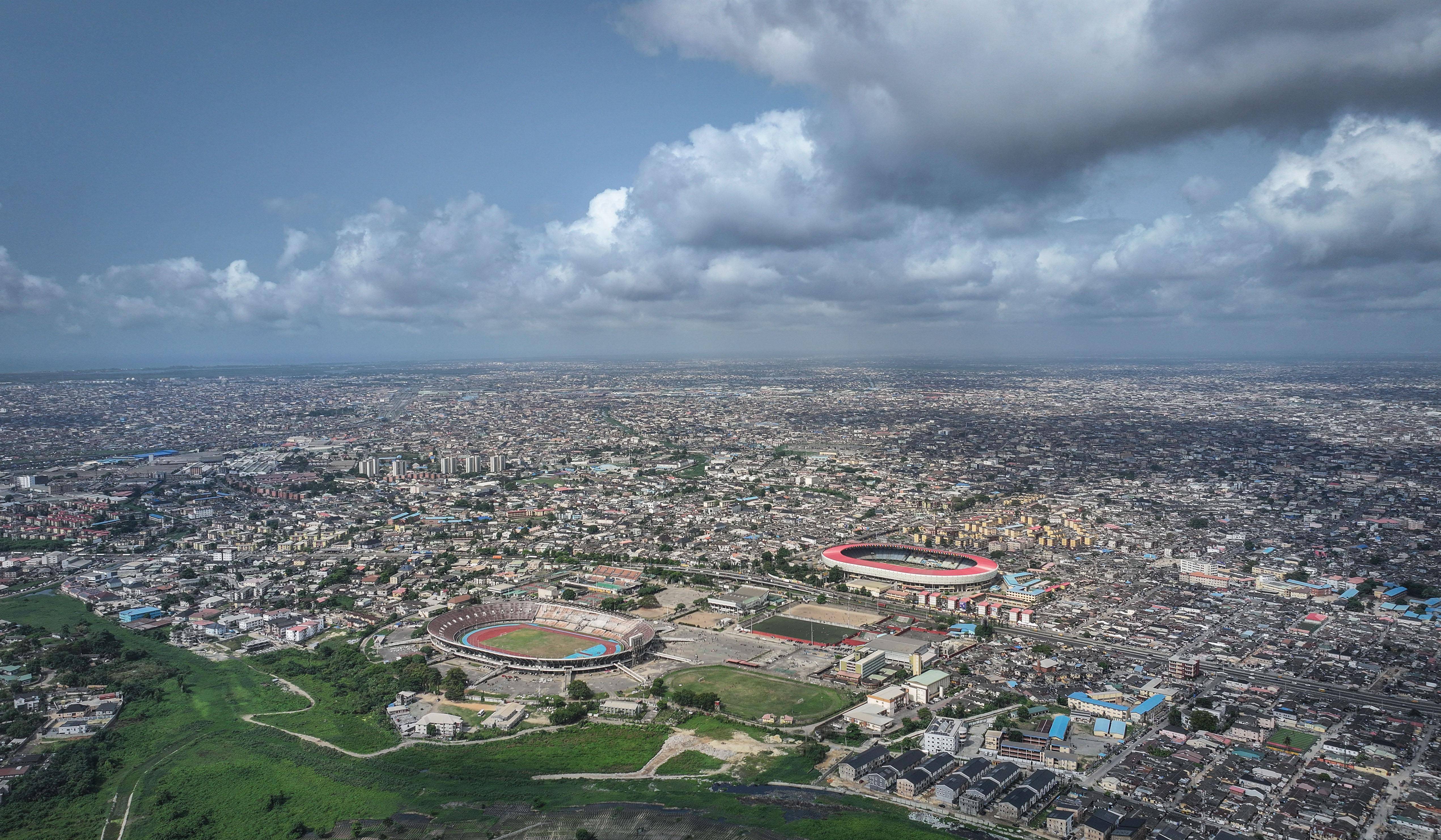 这是3月3日在尼日利亚拉各斯拍摄的城市风光(无人机照片).