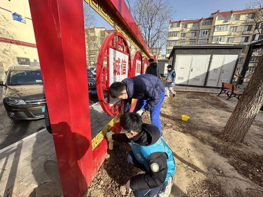 春"锋"送暖入家门,携手桑榆向晚晴各社区志愿者化身贴心"儿子""闺女"