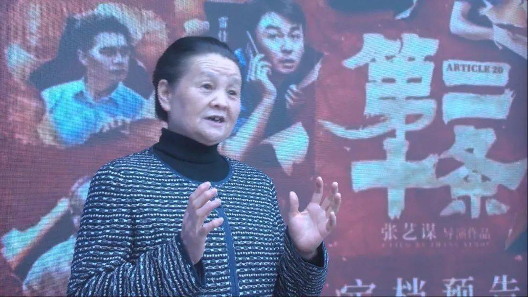 郭建华郭建华,是连任四届的全国人大代表,第七届全国道德模范,还是