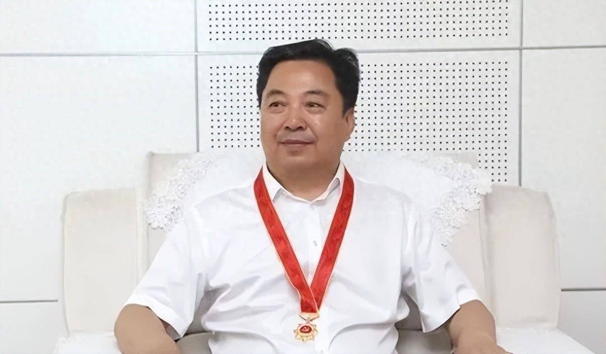 全国优秀县委书记惠安军升正厅