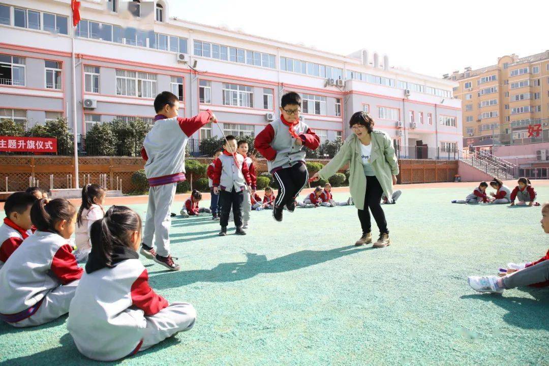 青岛浮山路小学教师孙杰,陈海娟@青岛遵义路小学教师张庆珍,于慧妹 
