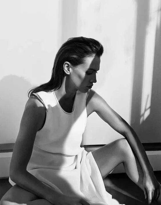 世界顶级摄影师拍的100张经典女性照片优雅又美丽