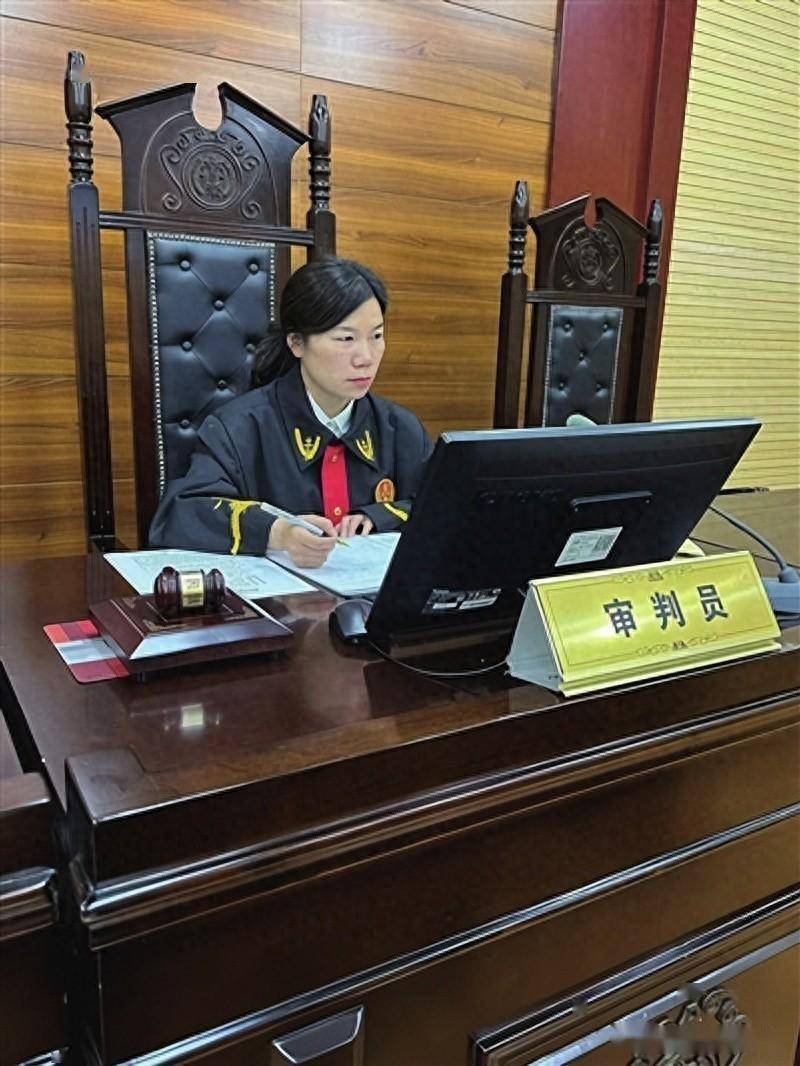 扎根于家长里短烟火氤氲的家事审判和戳心用情