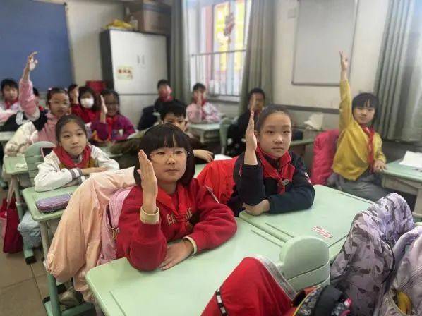 护航童年不毒行丰台三小禁毒开学第一课主题队课活动