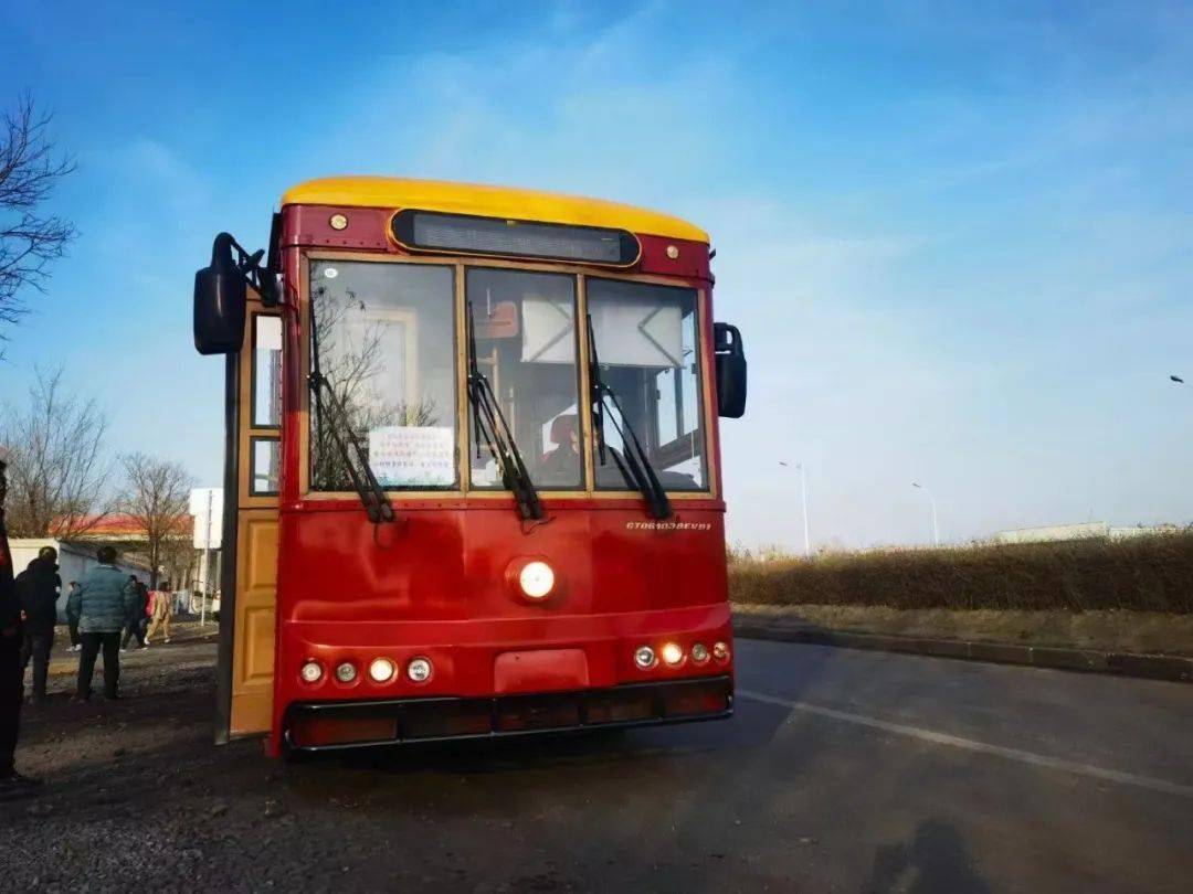 "铛铛车"亮相包头,满满复古范儿!_黄河_市民_游客