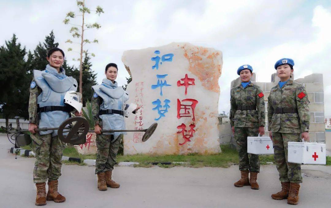 今天军营中的每一个她都自带光环