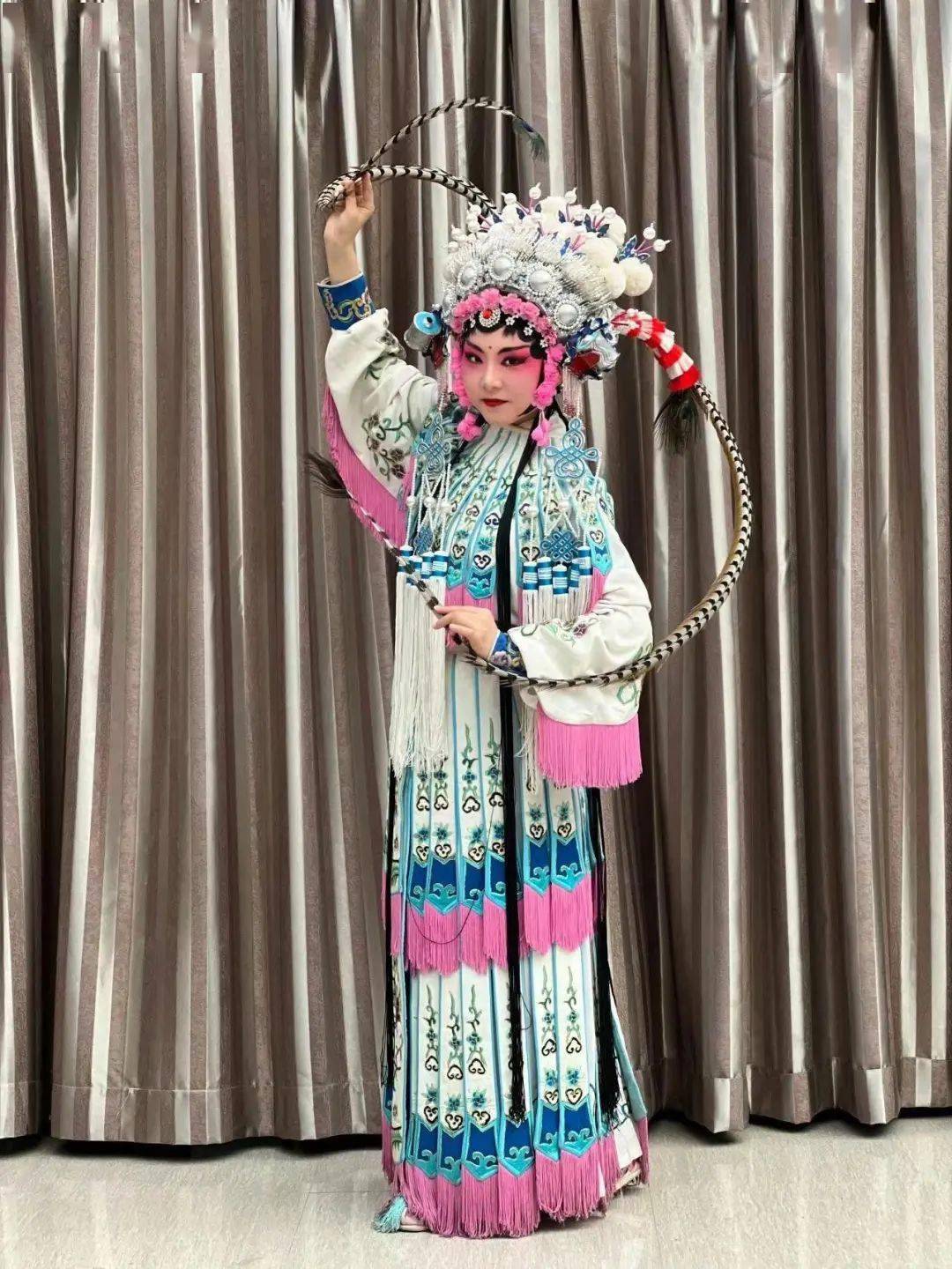 节日快乐重大了不起的她